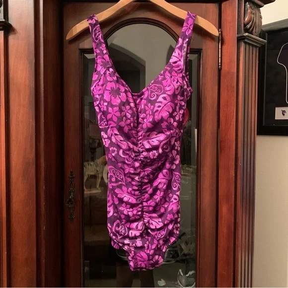 Vintage Maxine of Hollywood Purple Floral Swimsuit One Piece Figure Flattering - Picture 9 of 16